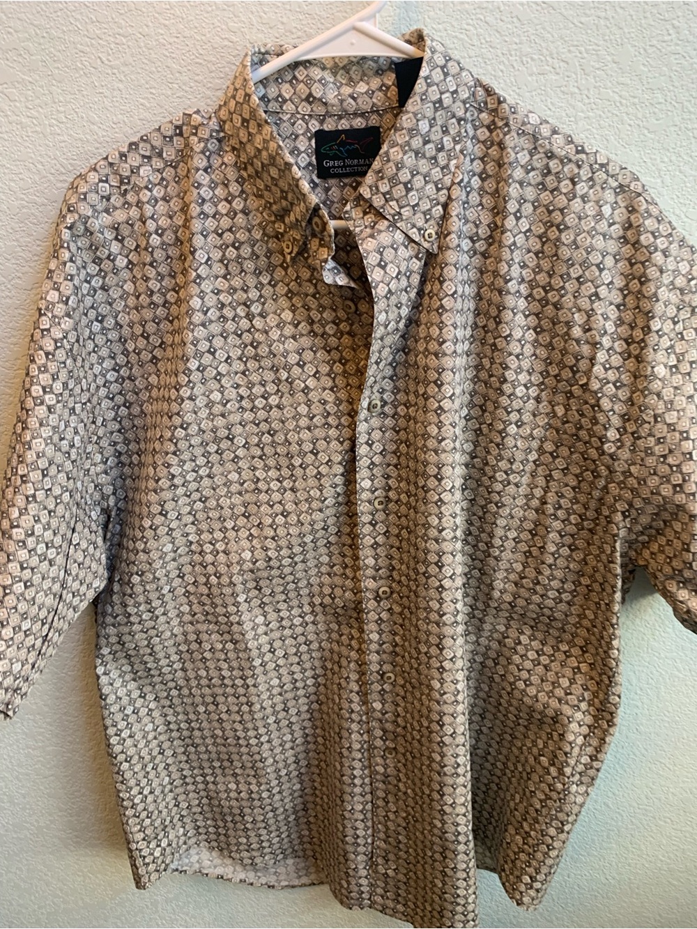 Greg Norman Collection Short Sleeve Button-Down Shirt - Beige and Gray Geometric